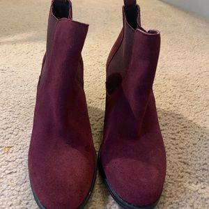 Steve Madden suede wine block heel boot